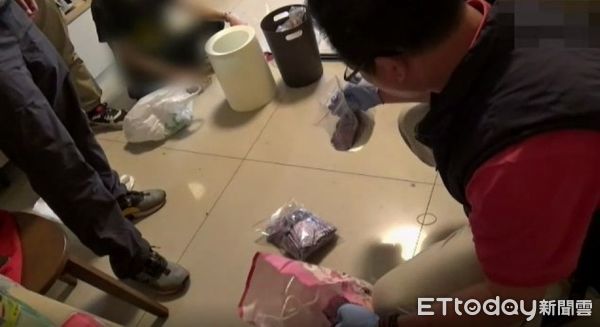 ▲▼供奉海量毒咖啡包給虎爺！藥頭被問「不怕晚上找你」反嗆：吃藥而已。（圖／記者許權毅翻攝）