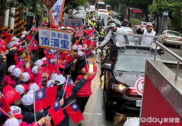▲▼ 侯友宜回防新北中和車掃  。（圖／記者崔至雲攝）