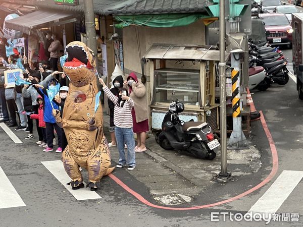 ▲▼柯文哲桃園車掃下午場，楊梅、中壢。（圖／記者袁茵攝）