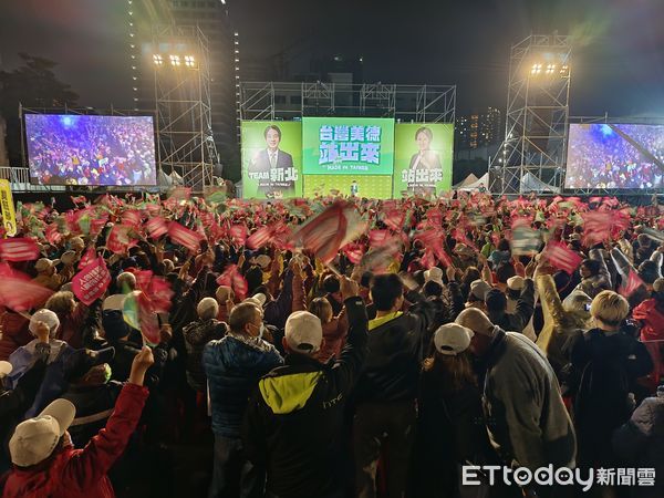 ▲▼ 蔡英文、賴清德、蕭美琴、余天出席「新北市土城選前造勢晚會」。（圖／記者湯興漢攝）