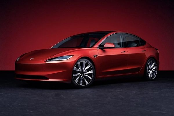 ▲新Model 3更強Performance生產曝光，外型、內裝、動力都升級。（圖／翻攝自《cnbeta》）