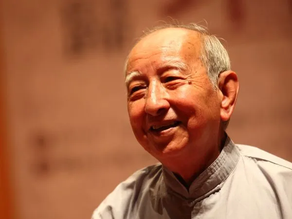 ▲▼司馬中原被譽為「鬼故事大師」，除文學創作外，亦主持靈異節目與鄉野傳奇廣播劇，其經典的開場白深植人心。（圖／國立臺灣文學館提供）