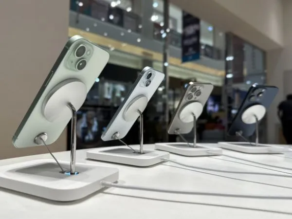 ▲蘋果iPhone 15大規模降價霸榜5席。（圖／傑昇通信）