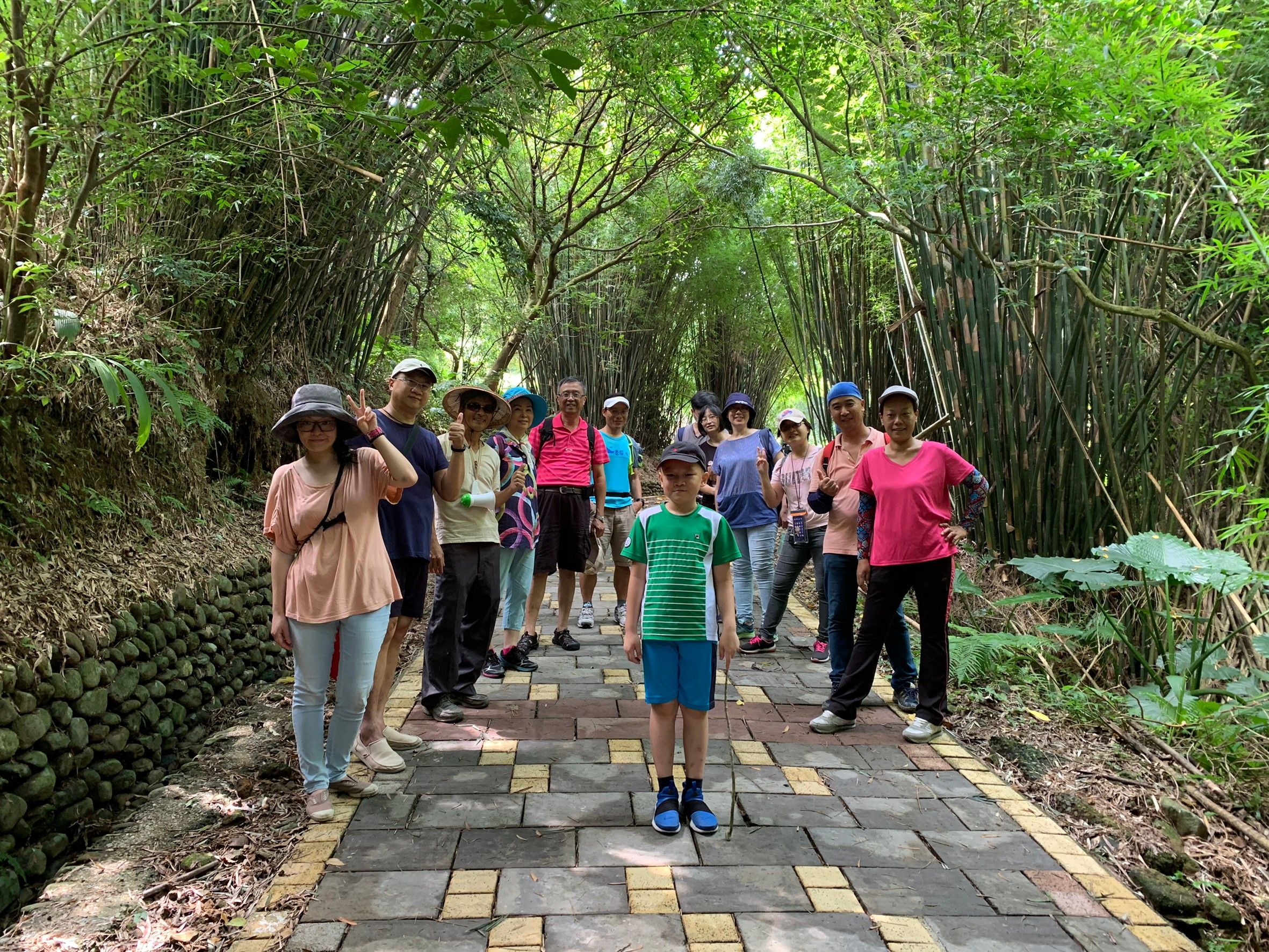 ▲新北石門草里漁港x茶山步道 港內體驗垂釣品嚐在地茶品。（圖／新北市漁業處提供）