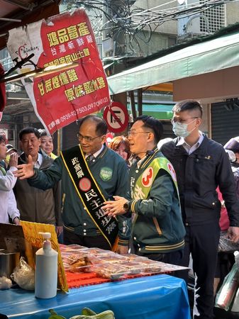 ▲▼「水牛伯」游錫堃陪李坤城掃街喊：拒絕賄選　蔡明堂邀徐巧芯催票。（圖／李坤城提供、翻攝蔡明堂臉書）