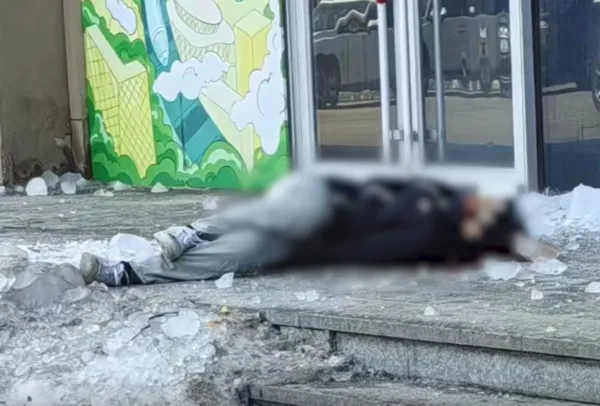 ▲男大生疑被冰錐砸中死亡。（圖／翻攝自澎湃新聞）