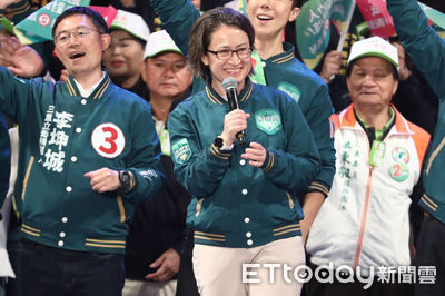 蕭美琴特勤隨扈是「女主播」!曾登國軍月曆封面