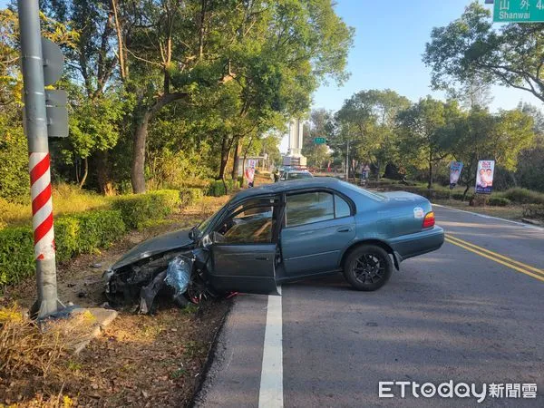 ▲▼金門自撞車禍。（圖／記者林名揚翻攝）
