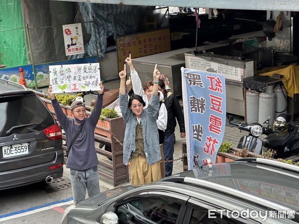 ▲▼柯文哲高雄車掃下午場。（圖／記者袁茵攝）