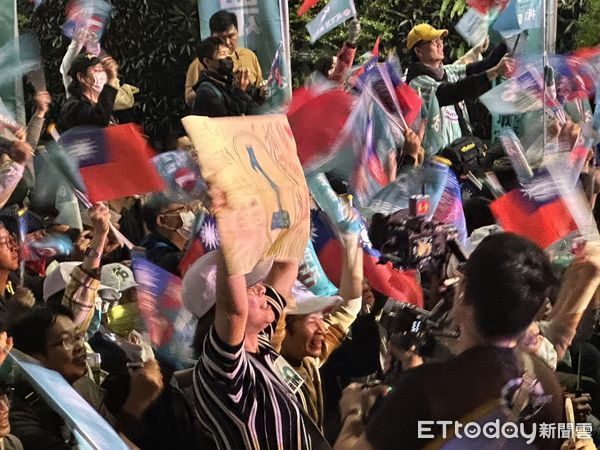 ▲▼民眾黨總統候選人柯文哲TeamKP召集令-高雄場。（圖／記者袁茵攝）