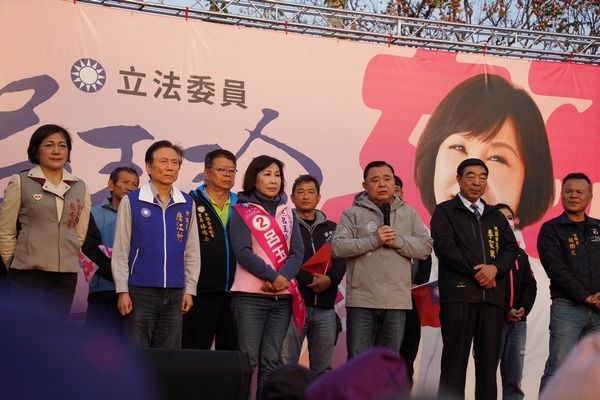 ▲民進黨創黨元老許國泰合體藍營呂玉玲