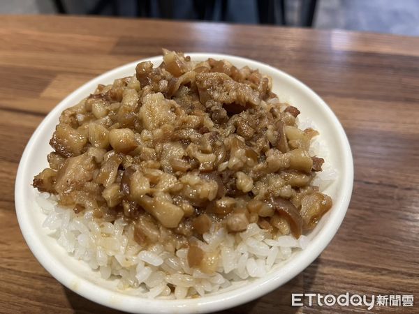 ▲六石麵的滷肉飯。（圖／六石麵提供）