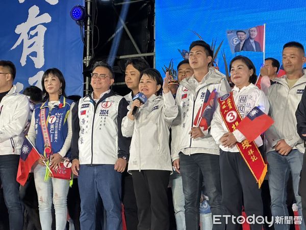 ▲▼盧秀燕台中助選侯康配。（圖／記者白珈陽攝）