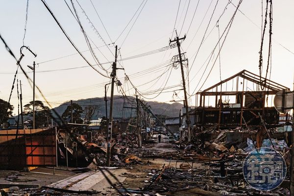 日本能登半島今年元旦發生規模7.6的強震，災區房屋倒塌、滿目瘡痍。