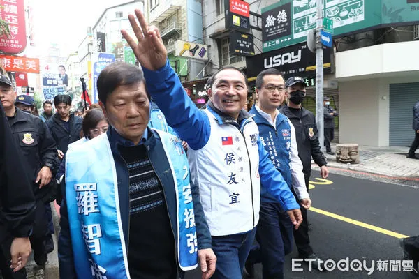 ▲國民黨總統候選人侯友宜大安區車掃。（圖／記者林敬旻攝）