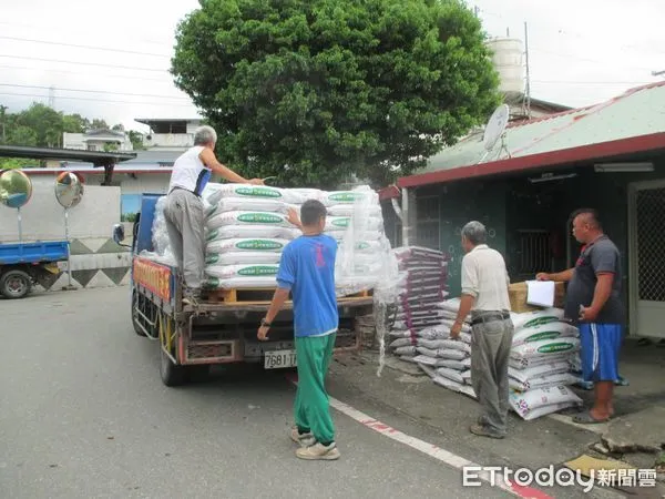 ▲為鼓勵友善農業，花蓮縣政府加碼補助農友國產有機質肥料。（圖／花蓮縣政府提供）