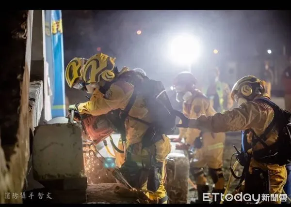 ▲▼花蓮縣消防局特搜隊經過3天高壓力測驗，順利取得中型搜救隊伍資格。（圖／花蓮縣消防局提供，下同）