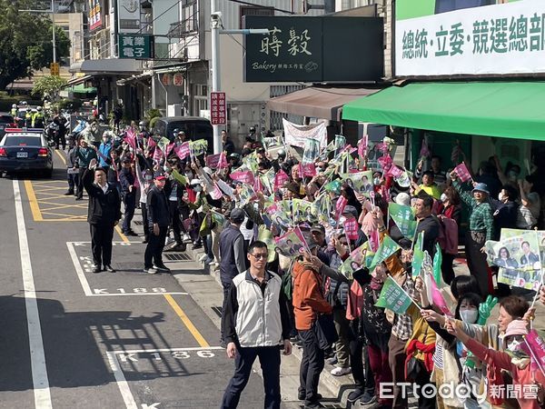 ▲▼賴清德攻「民主聖地」嘉義市固樁　近9公里車掃無冷場。（圖／記者呂晏慈攝）