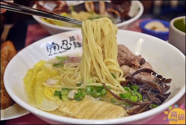 ▲▼這家「腩忍拉麵」太狂了，網友大讚全台最強熔岩拉麵！。（圖／部落客商妮吃喝遊樂授權提供，下同，勿擅自翻攝）