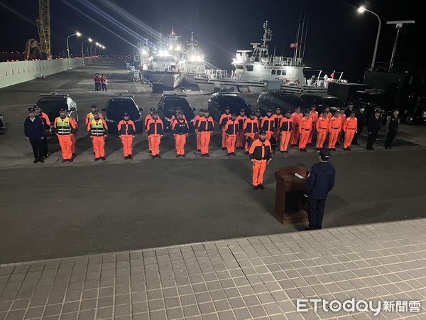 ▲海巡單位計動員4犬2架次8艇次20車6機132人，於重點時段實施聯合威力掃蕩，展現查緝決心堅守國境安全。（圖／記者林東良翻攝，下同）