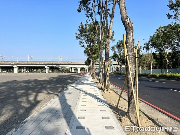 ▲台灣燈會將於高鐵燈區及安平燈區登場，工務局等市府單位正積極進行場地整備與周遭環境整理，提供前來賞燈的民眾無障礙與舒適的賞燈環境。（圖／記者林東良翻攝，下同）