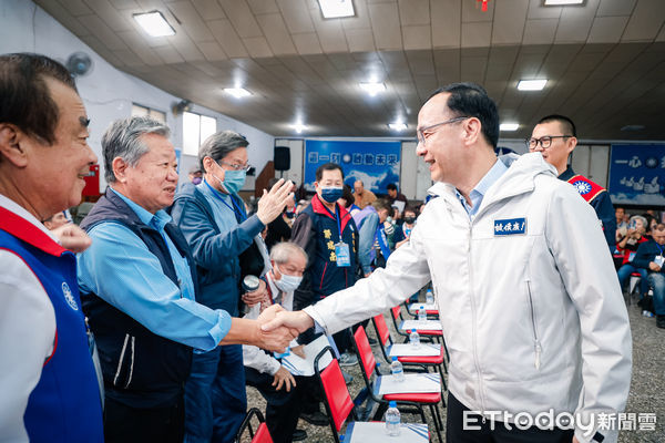 ▲中國國民黨10日於台南召開行動勝利中常會，黨主席朱立倫懇請大家同心力挺「侯康配」與國民黨提名立委候選人，一起翻轉台南，為台灣百姓謀幸福。（圖／記者林東良翻攝，下同）