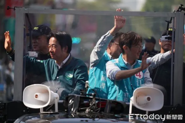 ▲激戰中台灣！賴清德、黃國書合體輔選江肇國車隊掃街，高喊「成功交棒」。（圖／江肇國競總提供）