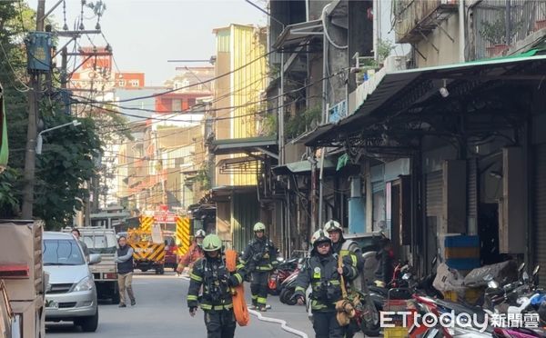 ▲▼新莊化成路工廠火警             。（圖／記者戴上容攝）