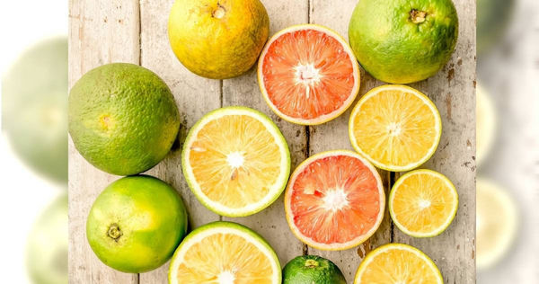 營養師黃千芮表示，吃鳳梨、柿子、柑橘類水果補充維他命C，有助於口腔內膜修復。（示意圖／Pixabay）
