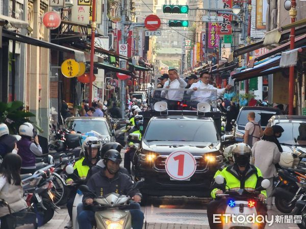 ▲▼柯文哲中山區車隊掃街。（圖／記者陳家祥攝）