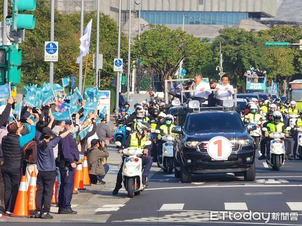 ▲▼柯文哲中山區車隊掃街。（圖／記者陳家祥攝）