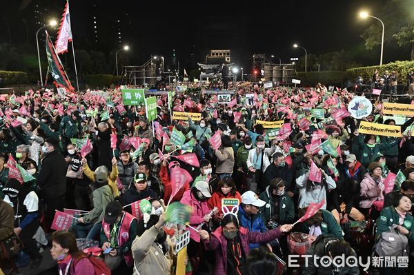 ▲▼111民進黨凱道「護國之夜」造勢晚會  。（圖／記者李毓康攝）