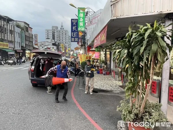 ▲▼花蓮警分局將於選前之夜加派警力疏導交通並於市區7大路口實施交通管制。（圖／花蓮警分局提供，下同）