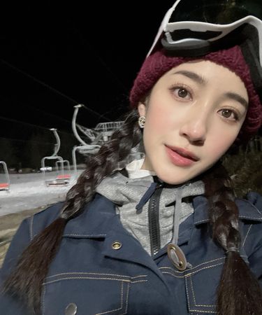 ▲▼夏宇禾滑雪掉手機。（圖／翻攝自Instagram／lulu_820722）