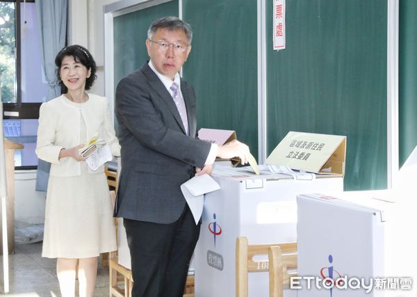 ▲▼柯文哲與夫人投票 2024總統大選。（圖／記者屠惠剛攝）