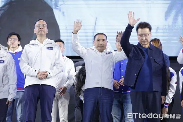 ▲▼國民黨正副總統候選人侯友宜趙少康確定敗選後，在競選團隊的陪同下到達國民黨開票之夜現場發表落選感言。（圖／記者湯興漢攝）