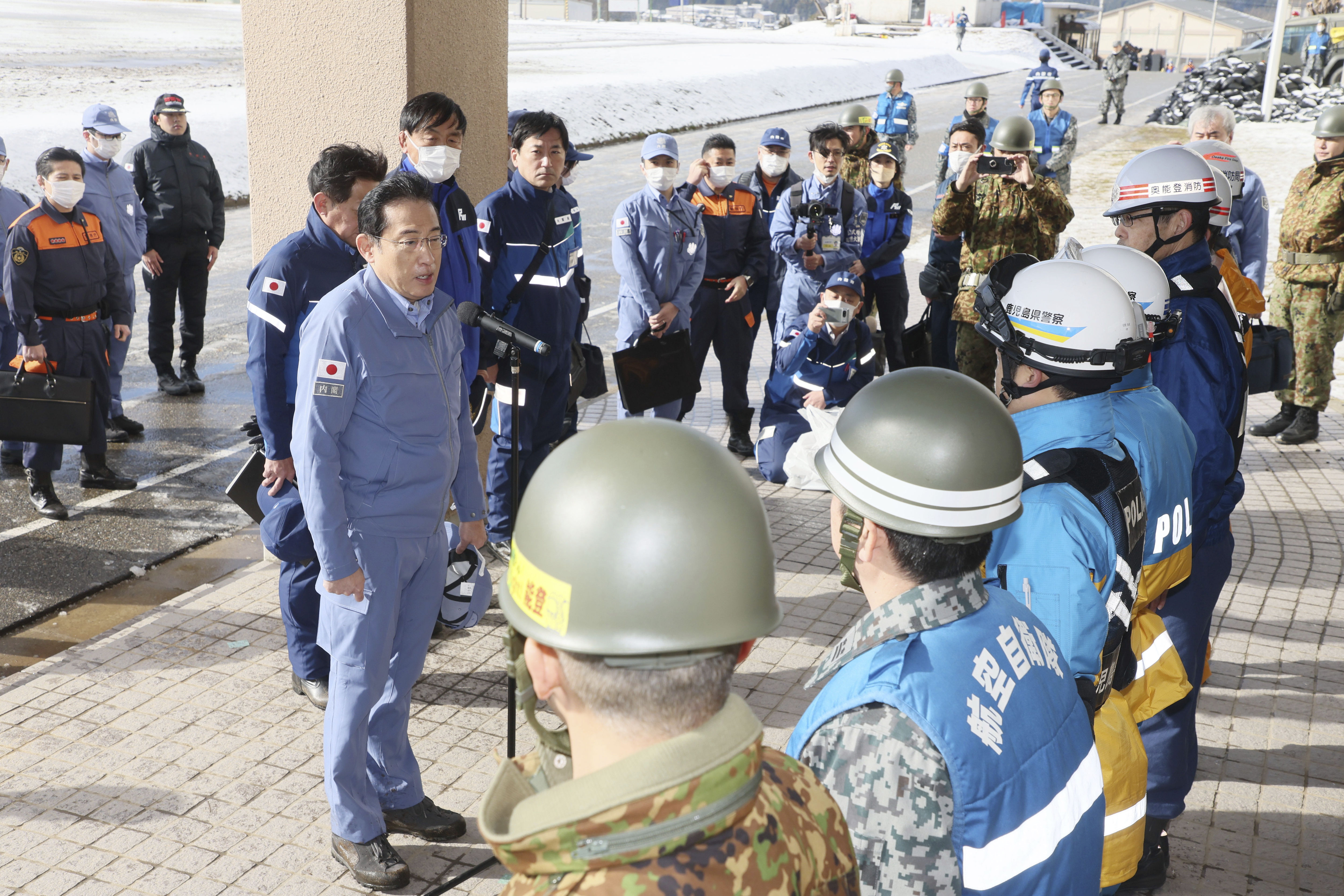 ▲▼ 日本石川縣發生震度7級大地震之後，首相岸田文雄14日首度視察災區。（圖／達志影像／美聯社）