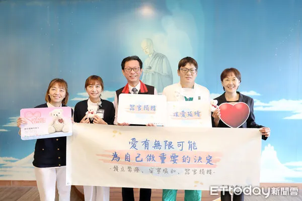 ▲▼花蓮衛生局跨域推動器官捐贈，由慈濟醫院器官勸募暨移植中心設站提供鄉親器官捐贈宣導與簽署服務。（圖／花蓮衛生局提供，下同）