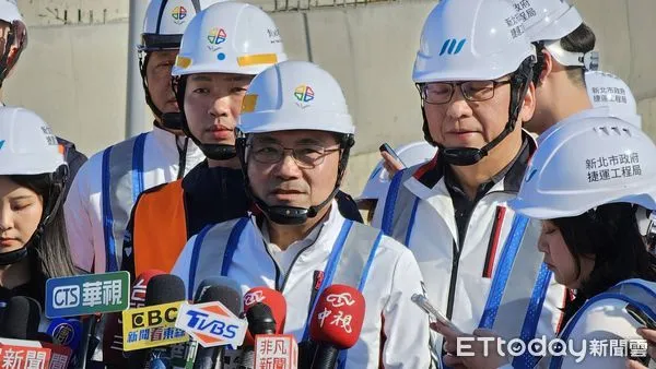 ▲▼侯友宜敗選後首場市政行程-新北三鶯線三峽機廠。（圖／記者呂佳賢攝）