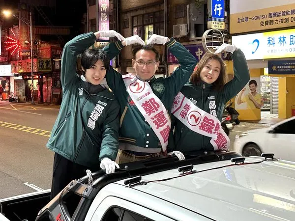 ▲▼鄭運鵬兒子爆紅。（圖／翻攝自臉書／鄭運鵬）