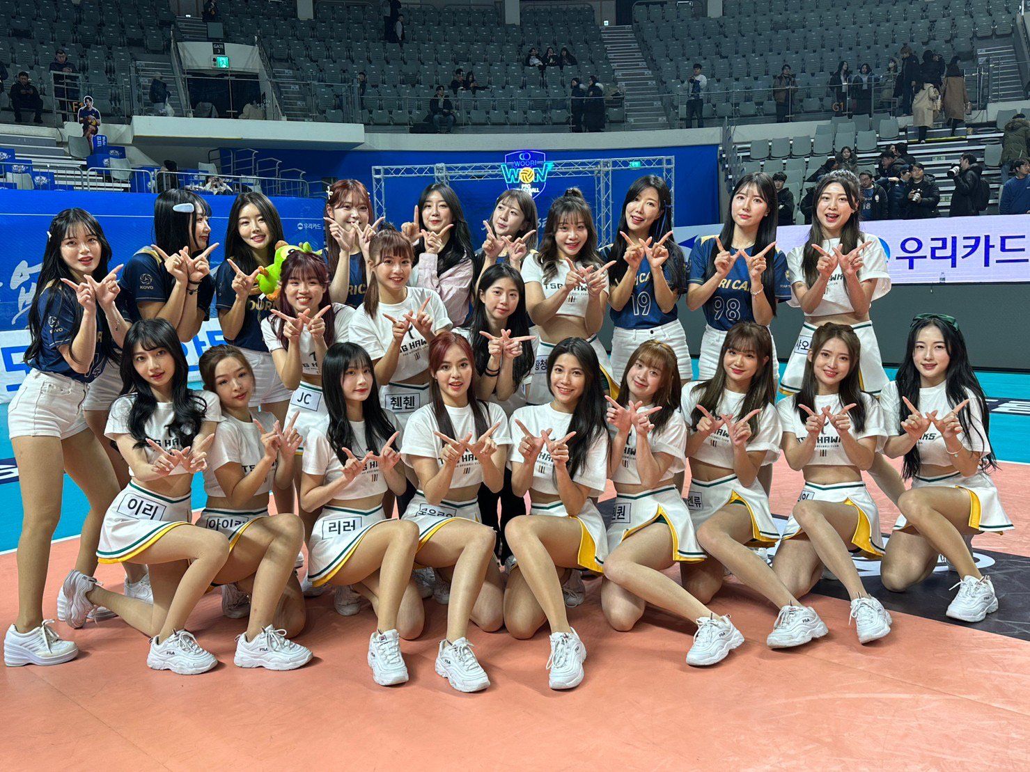 ▲成員們今日前往學姐最強外掛安芝儇的所屬球隊首爾友利卡蜜蜂賽場上實習。（圖／台鋼雄鷹提供）