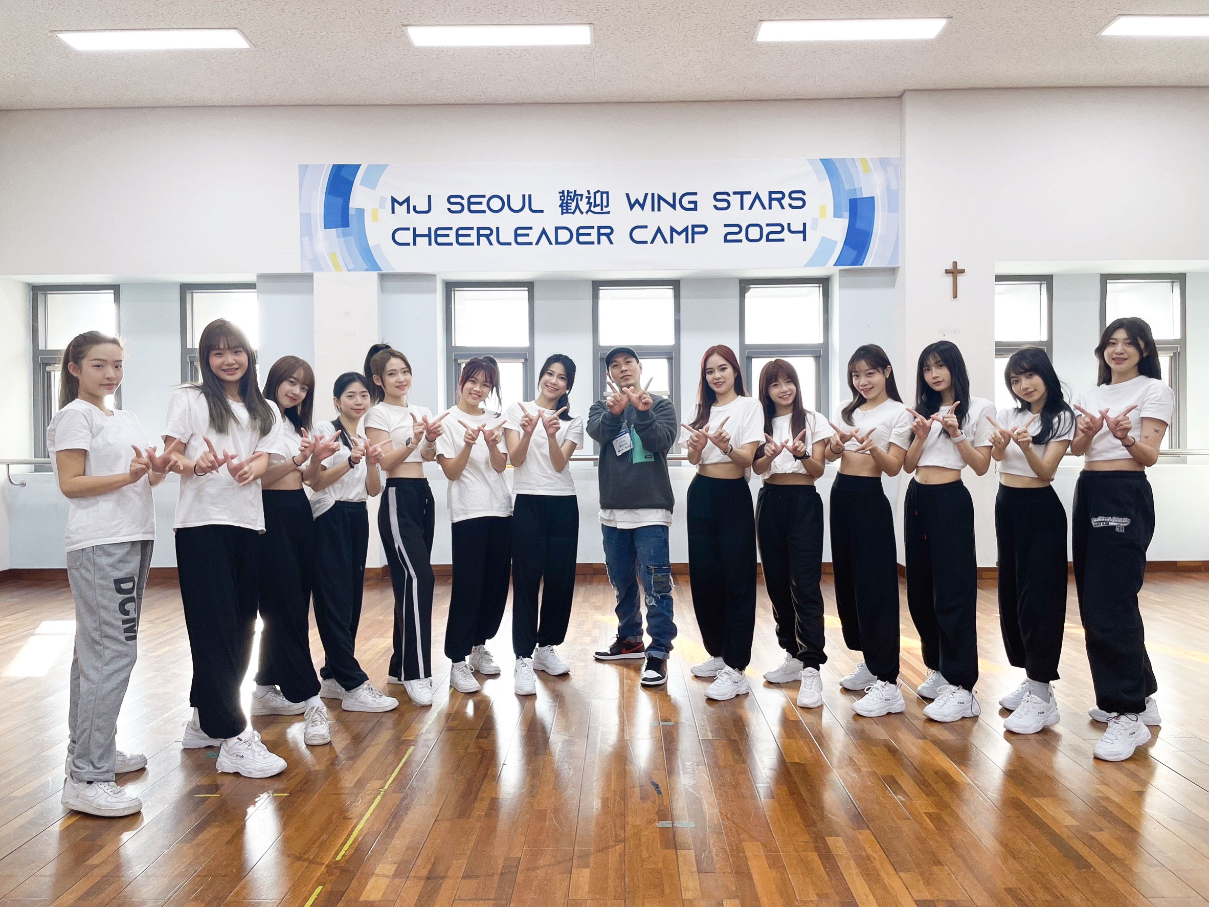 ▲成員們今日前往學姐最強外掛安芝儇的所屬球隊首爾友利卡蜜蜂賽場上實習。（圖／台鋼雄鷹提供）