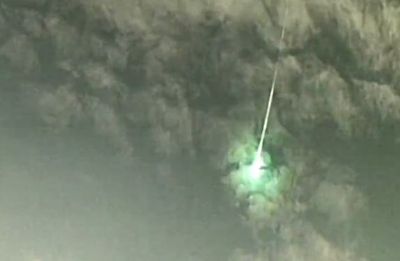 日本「天降巨大火球」閃詭異綠光　爆炸聲影片瘋傳！疑隕石掉落