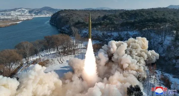 ▲▼北韓15日證實發射中程彈道飛彈，並強調與區域安全無關。（圖／取自朝中社）
