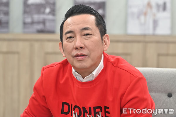 ▲▼屈中恆與女兒靚靚專訪。（圖／記者李毓康攝）