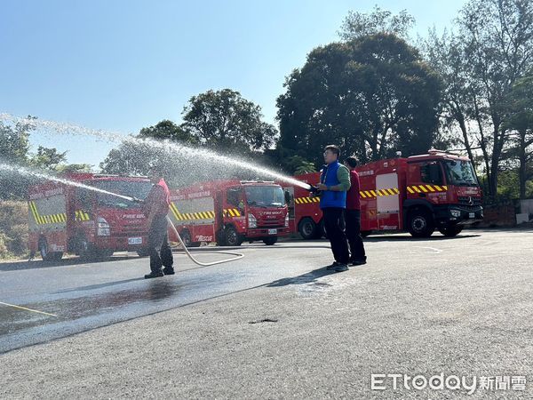 ▲台南市消防局16日辦理車輛採購驗收，有新的小型水箱車及水庫車加入。（圖／記者林東良翻攝，下同）