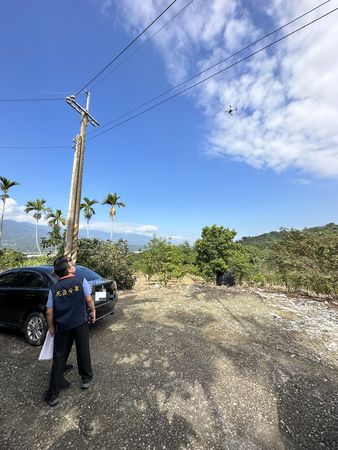 ▲執行署出動空拍機，查封黃男名下土地         。（圖／翻攝法務部執行署花蓮分署網站）