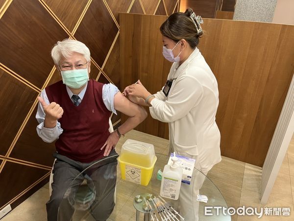 ▲新冠確診爆增「一來就插管」，台中醫院疾呼：快點打疫苗。（圖／台中醫院提供）