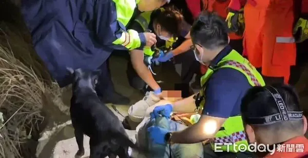 ▲悲劇了！38歲男台中網美景點幫女友拍照打卡，風一吹竟摔2樓高邊坡。（圖／民眾提供）