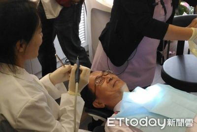 陳水扁手機桌布放「陳幸妤兒畢典合照」　網一看就懂了：重點是4人